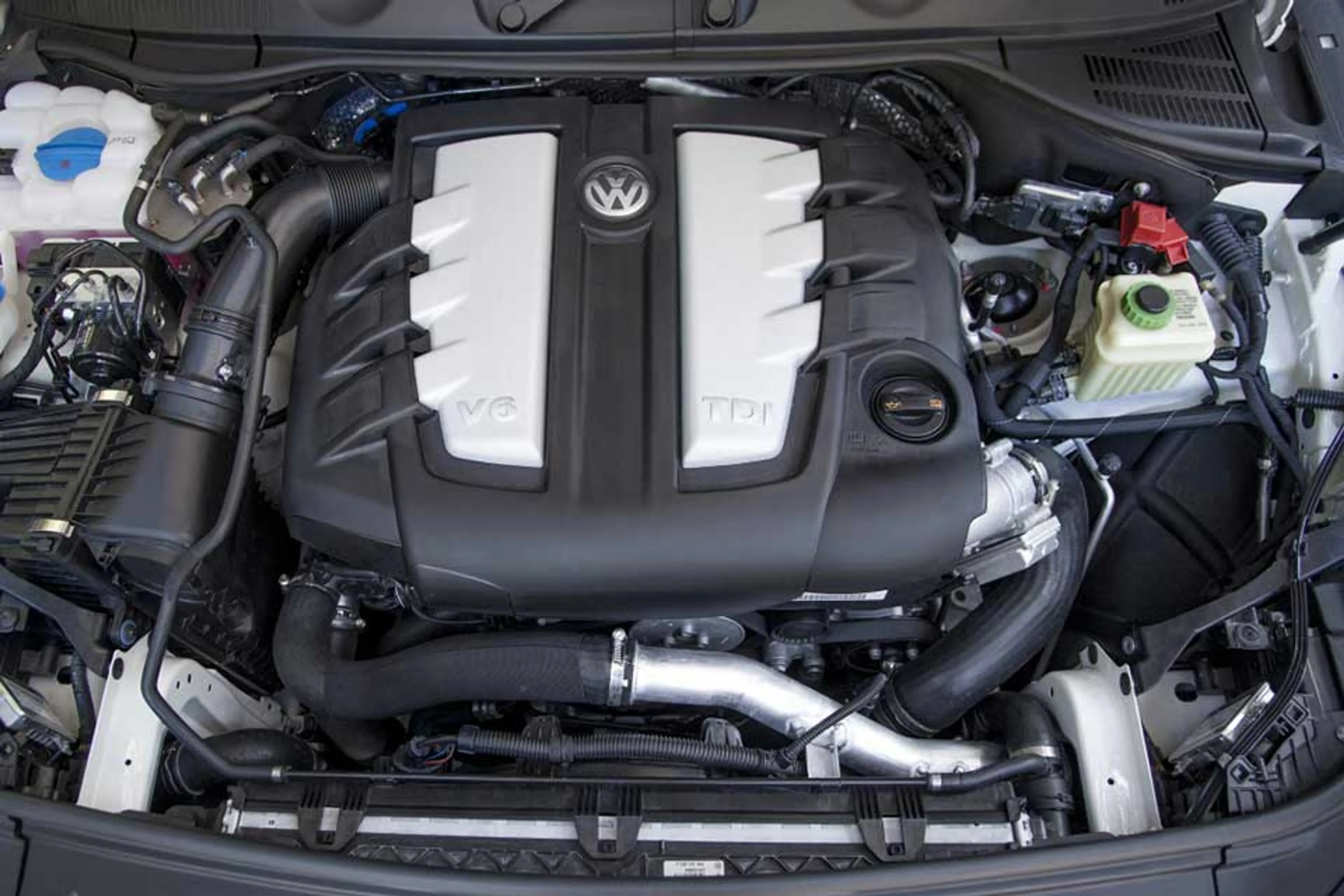 2014 Volkswagen Touareg 3.0 TDI V6 AT thumbnail 4