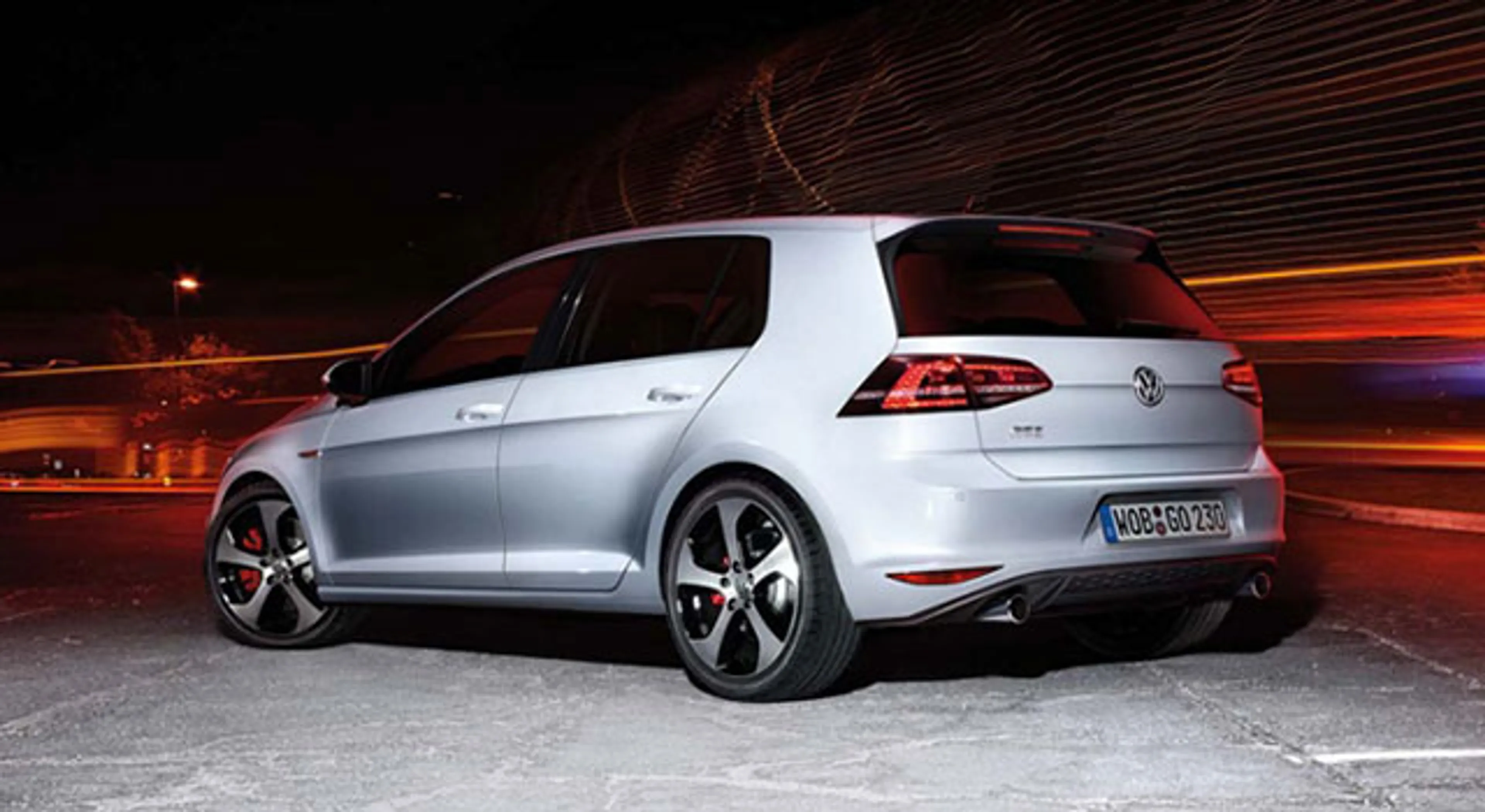 Volkswagen Golf GTI thumbnail 2