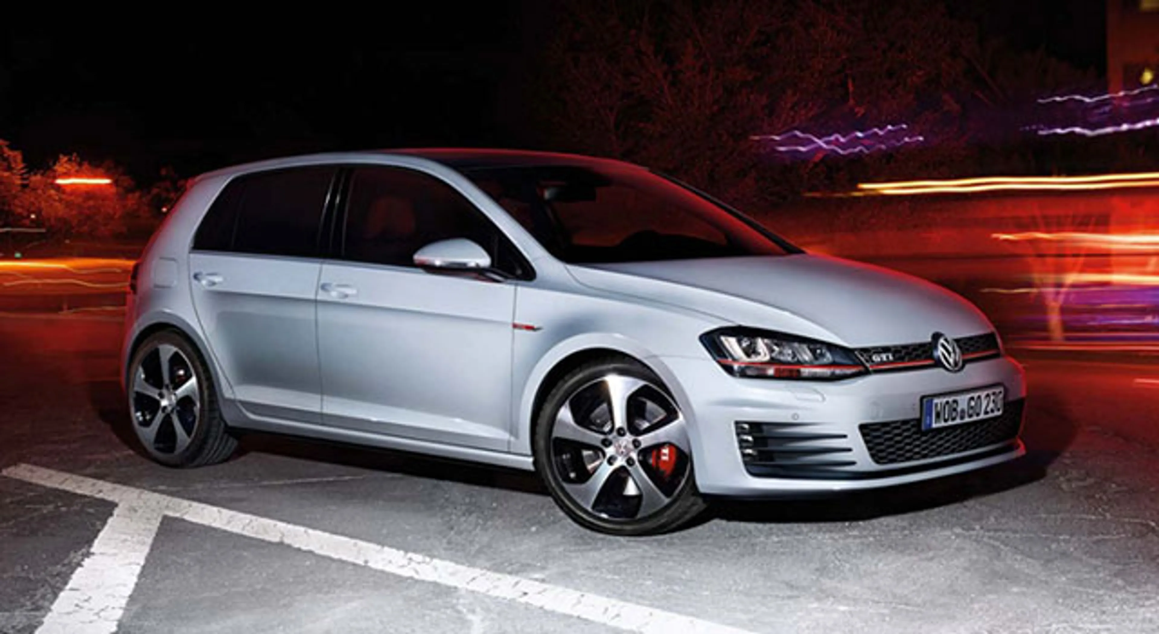Volkswagen Golf GTI thumbnail 4
