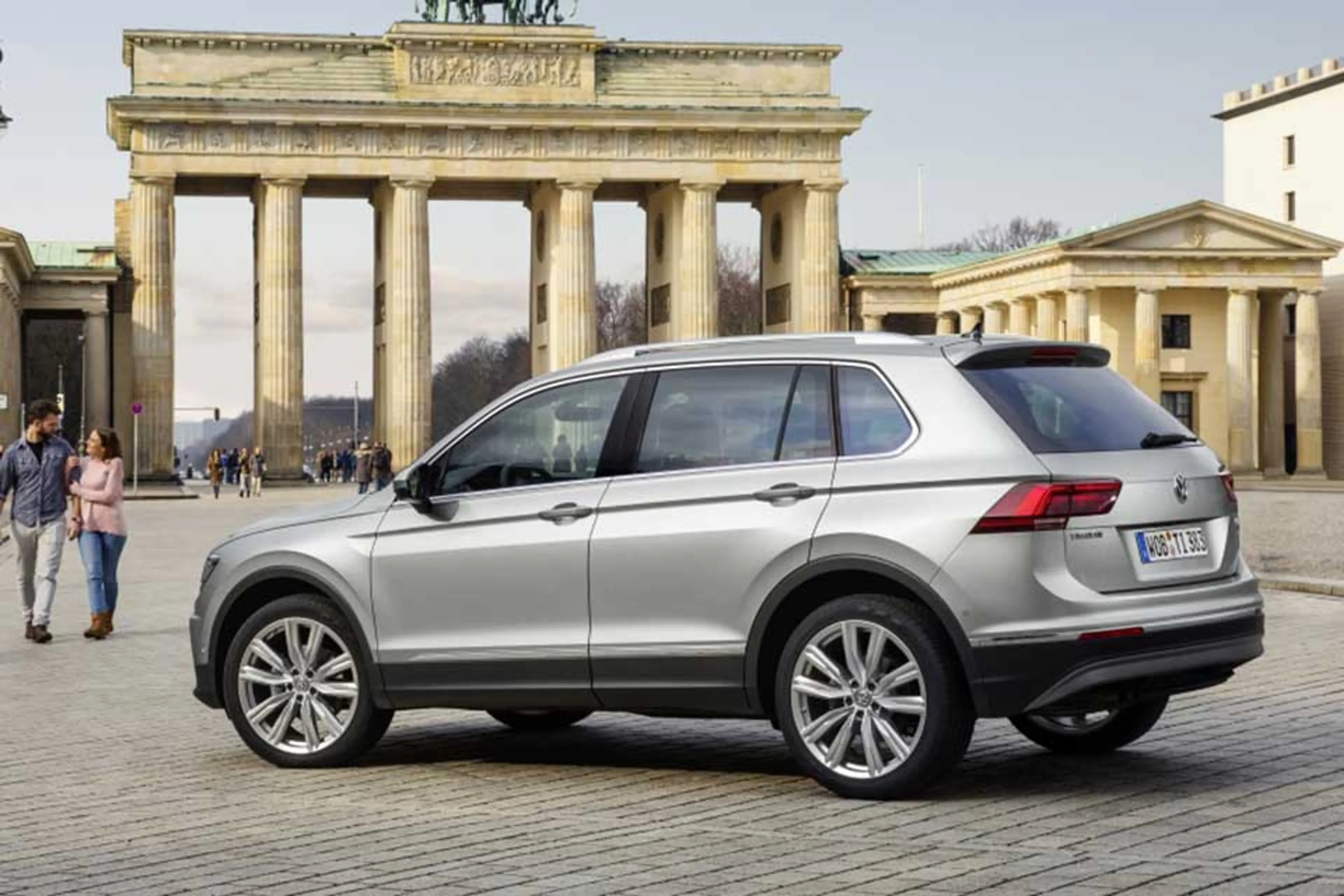 Volkswagen Tiguan thumbnail 2