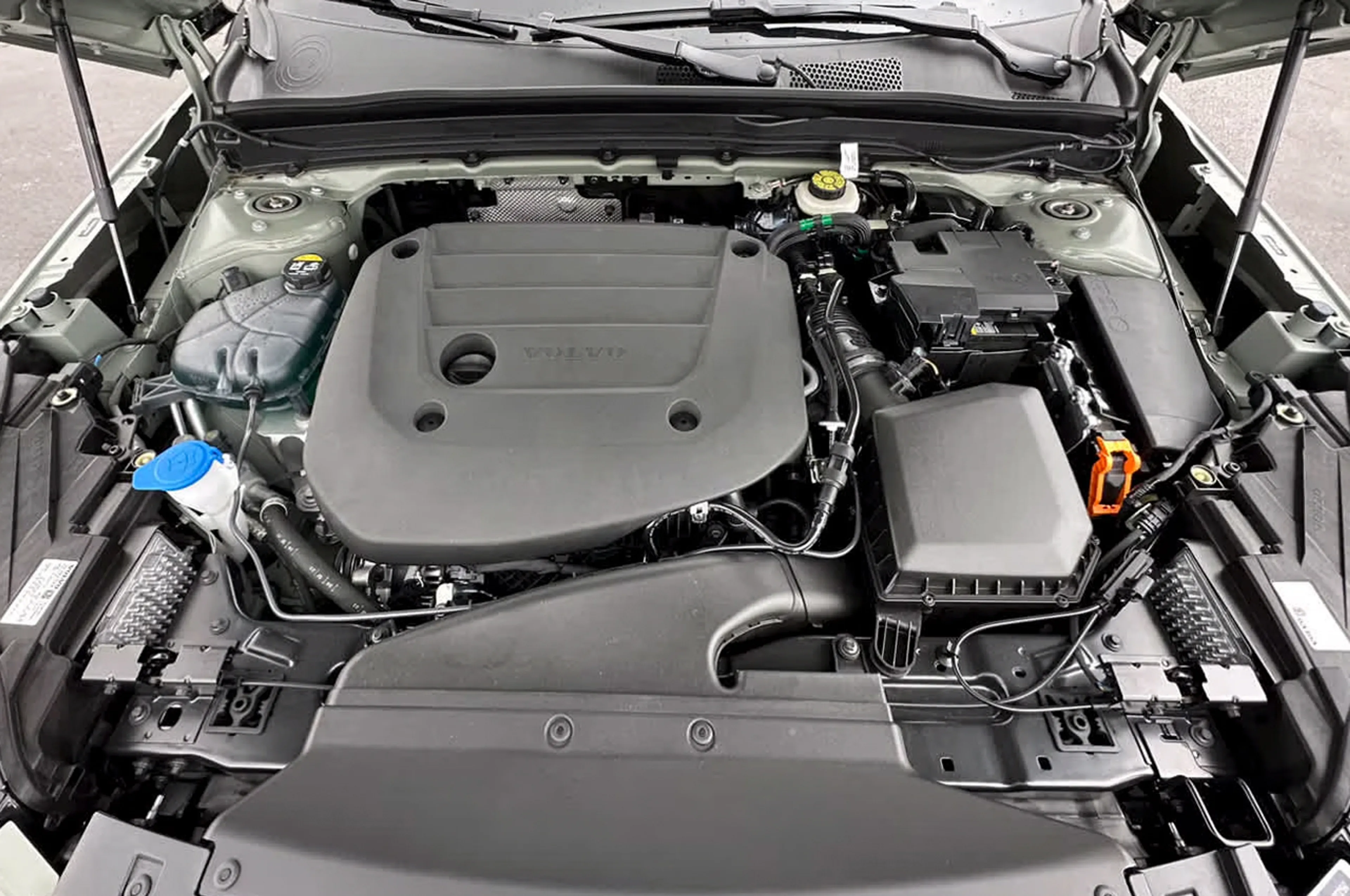 Volvo XC40 thumbnail 4