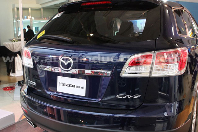 Mazda launches the CX-9 Crossover