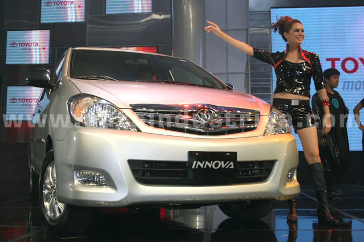 Toyota takes wraps off new Fortuner, Innova | AutoIndustriya