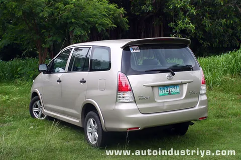 Innova Base 2010 2010 Toyota Innova SR | AutoIndustriya