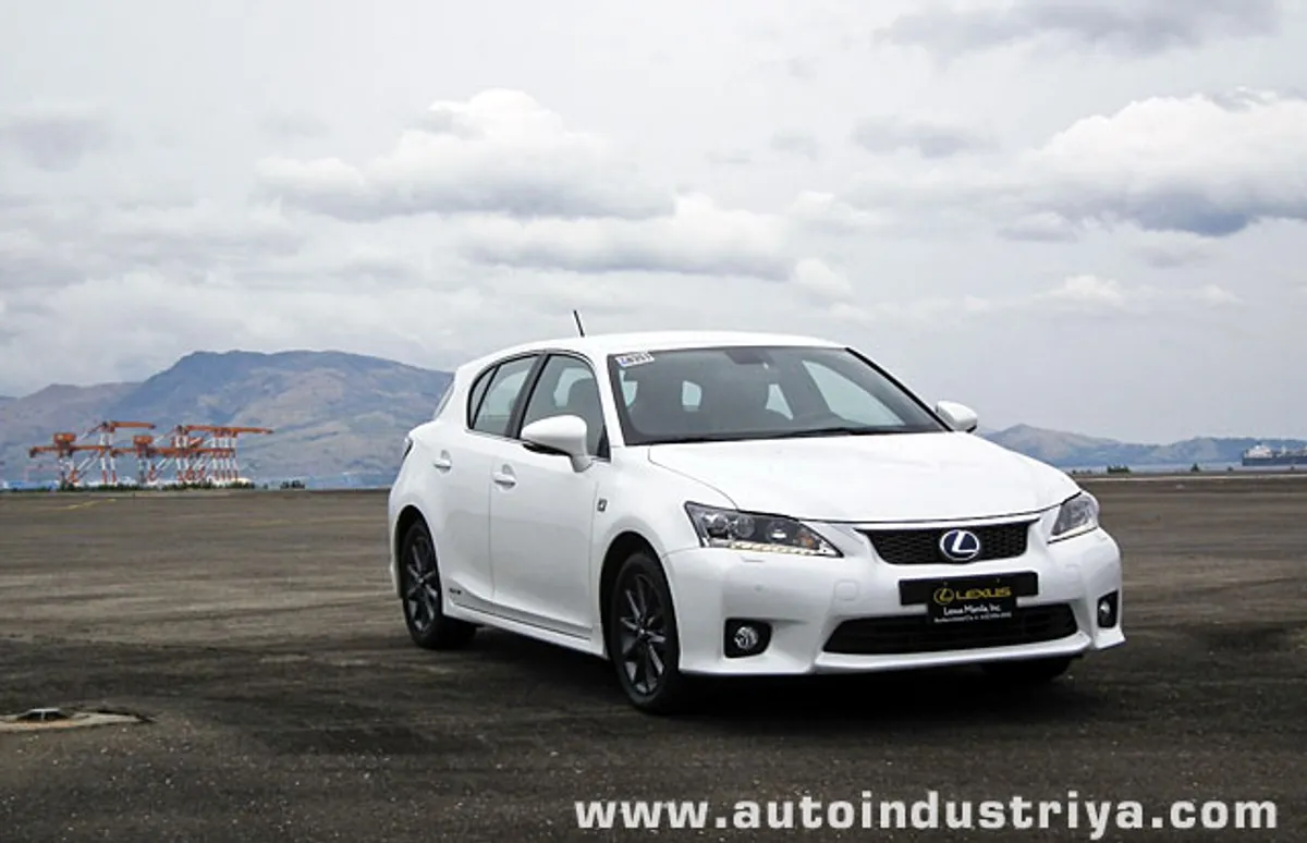 2011 Lexus CT200h F-Sport