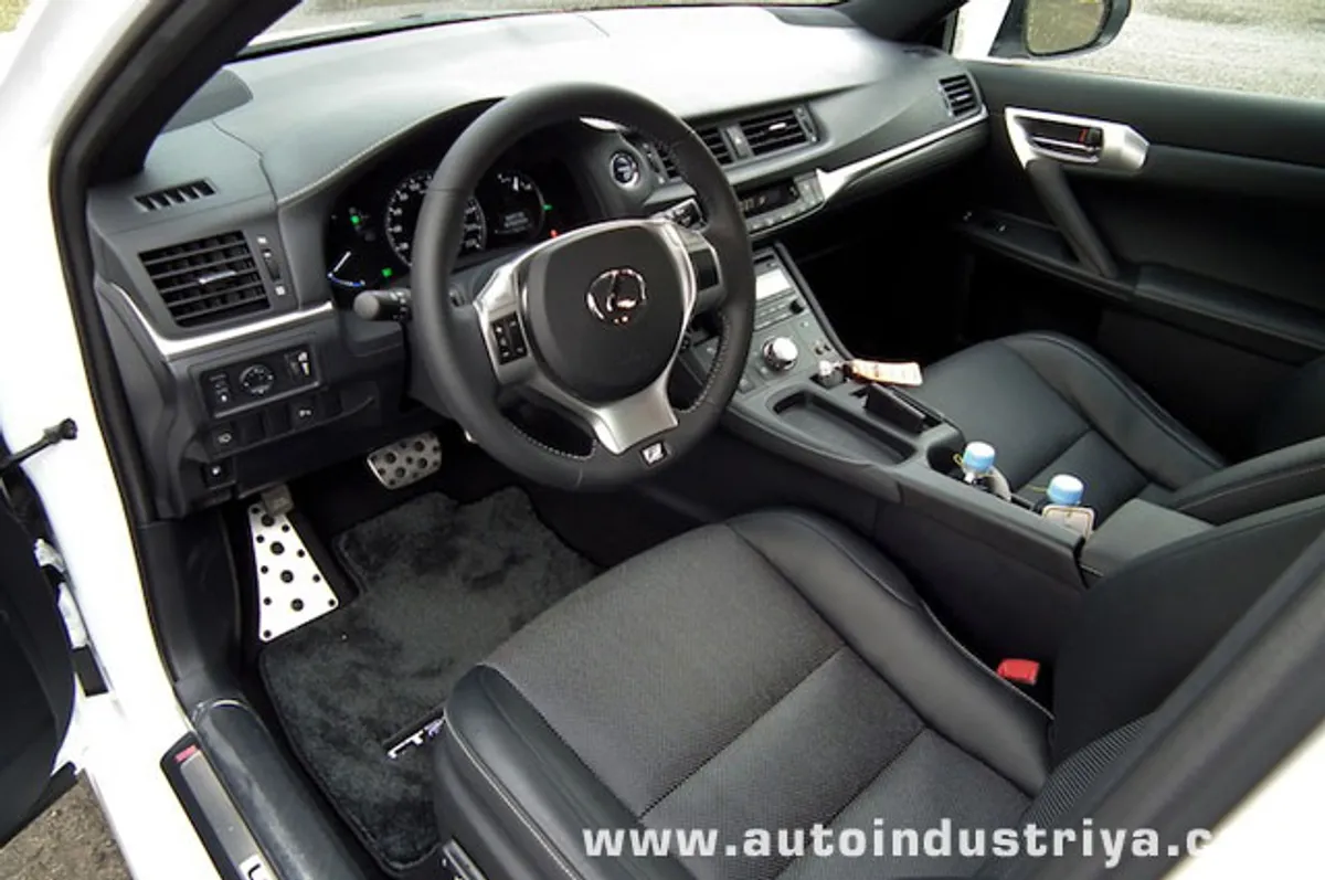 2011 Lexus CT200h F-Sport