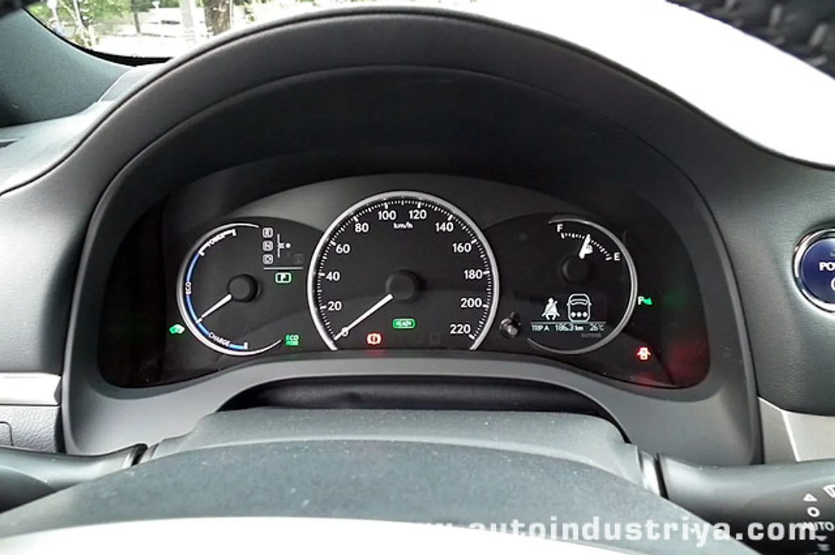 2011 Lexus CT200h F-Sport