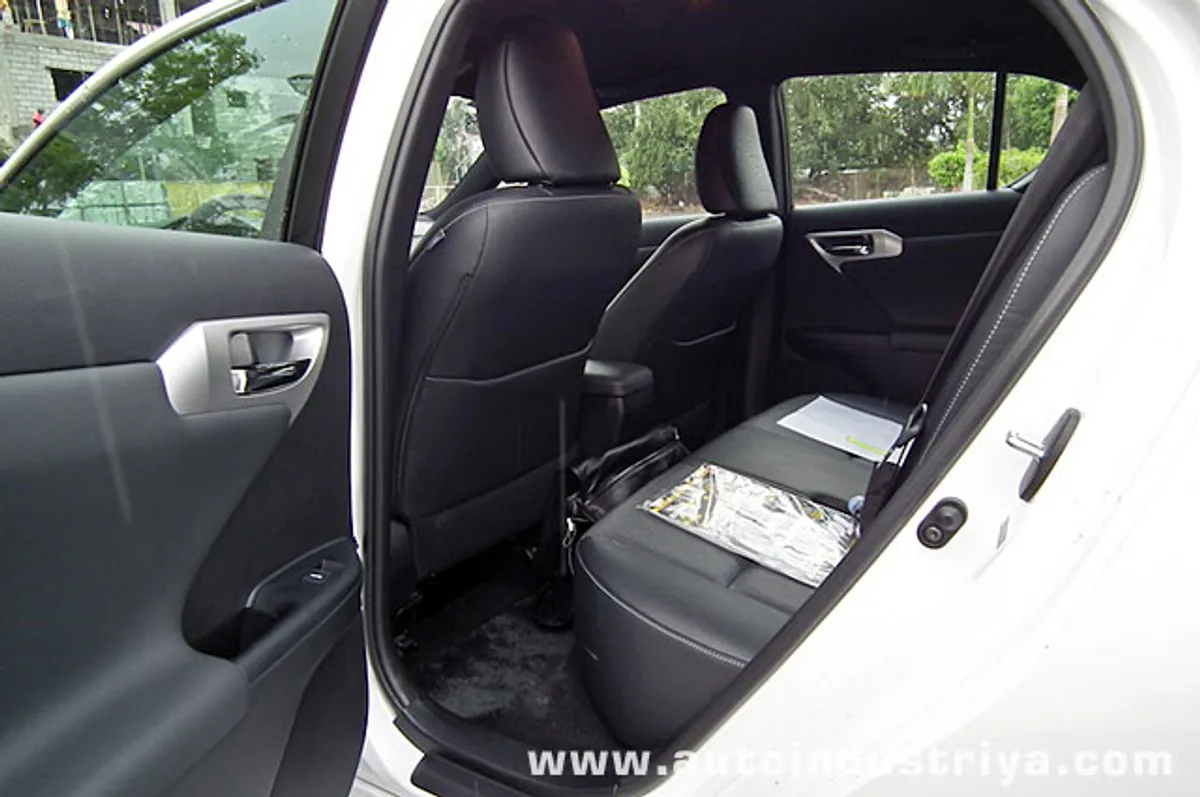 2011 Lexus CT200h F-Sport