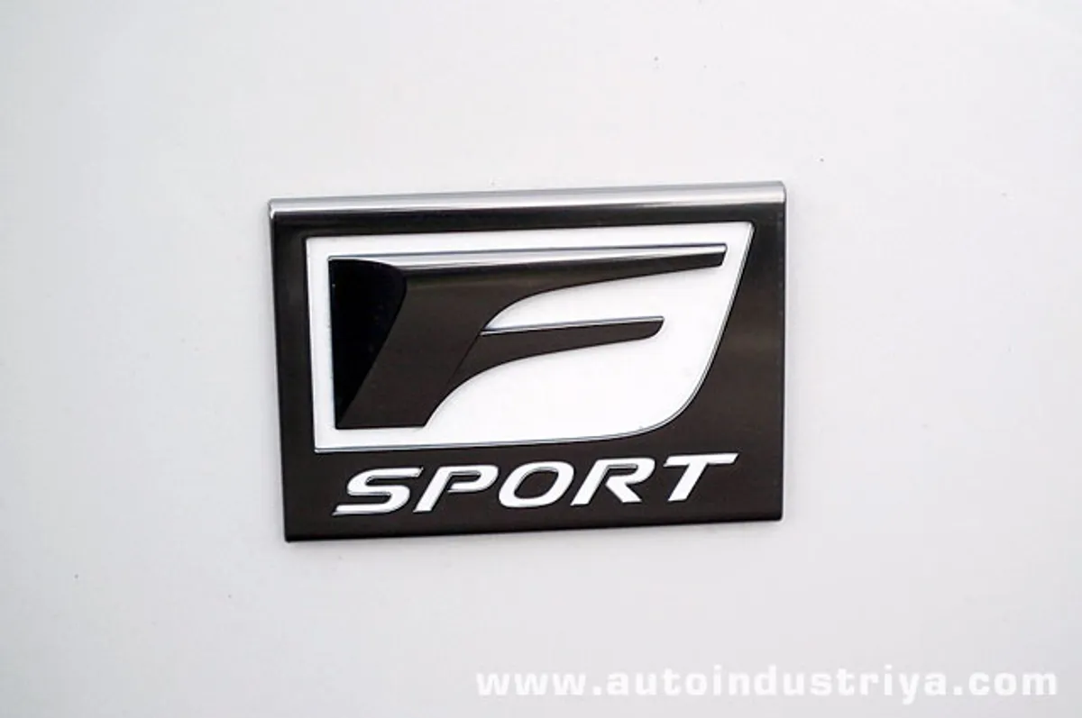 2011 Lexus CT200h F-Sport