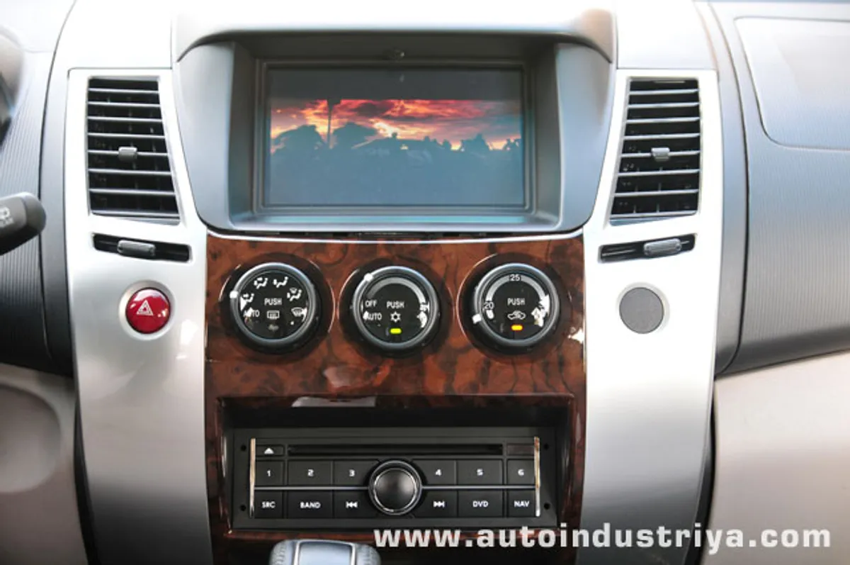 2011 Mitsubishi Montero Sport GT-V