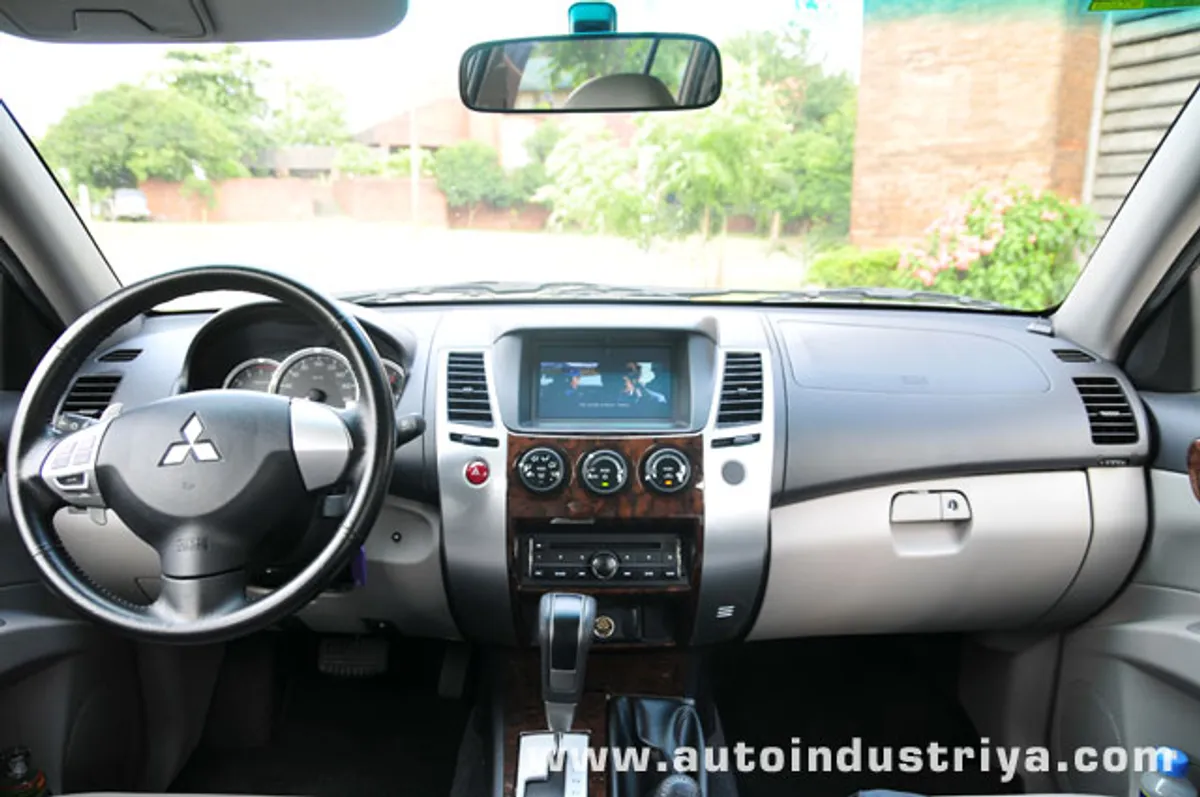 2011 Mitsubishi Montero Sport GT-V