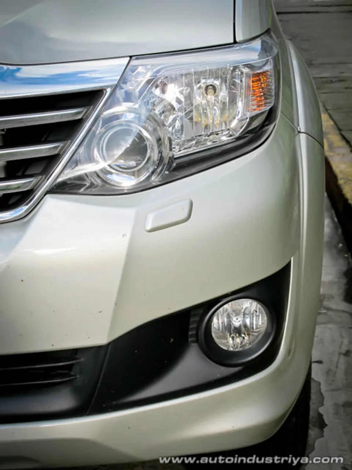 2012 Toyota Fortuner 2.5G