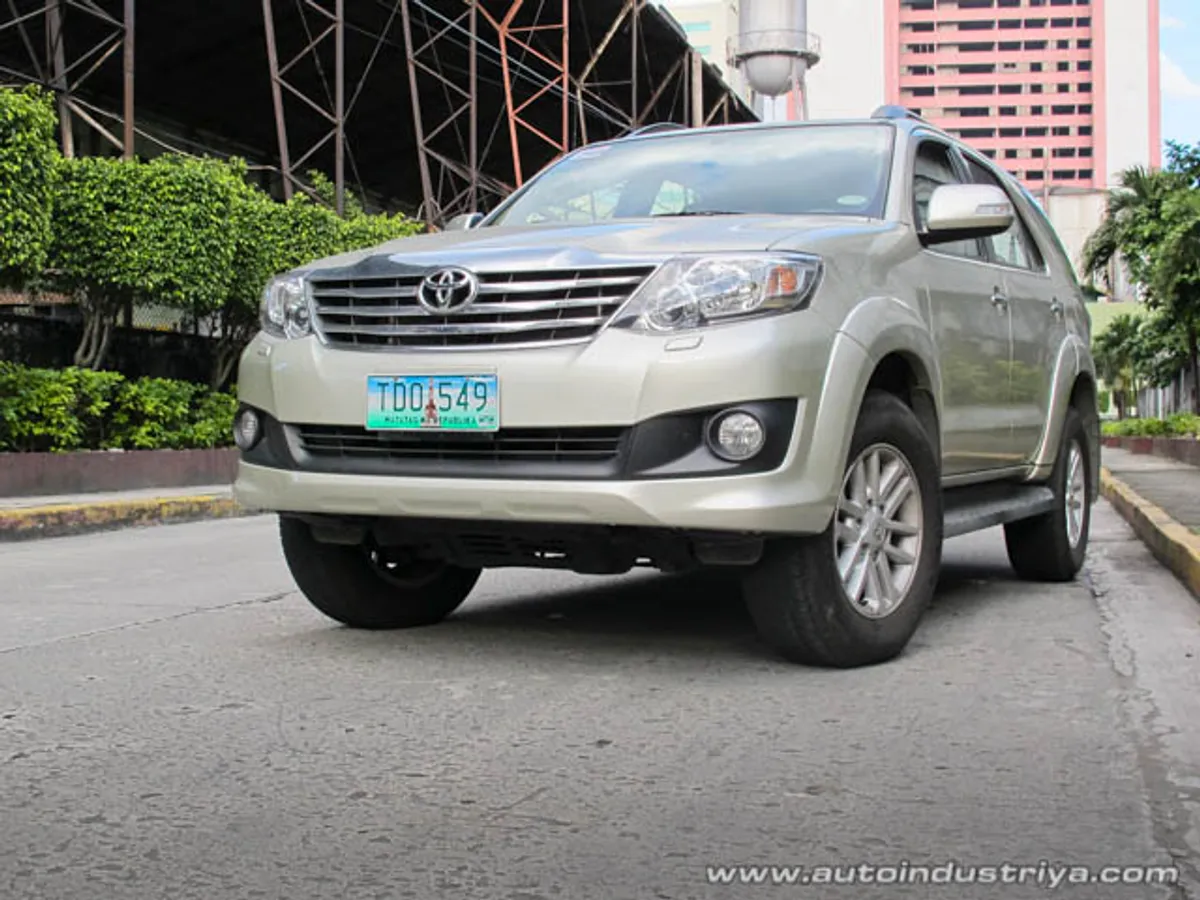 2012 Toyota Fortuner 2.5G