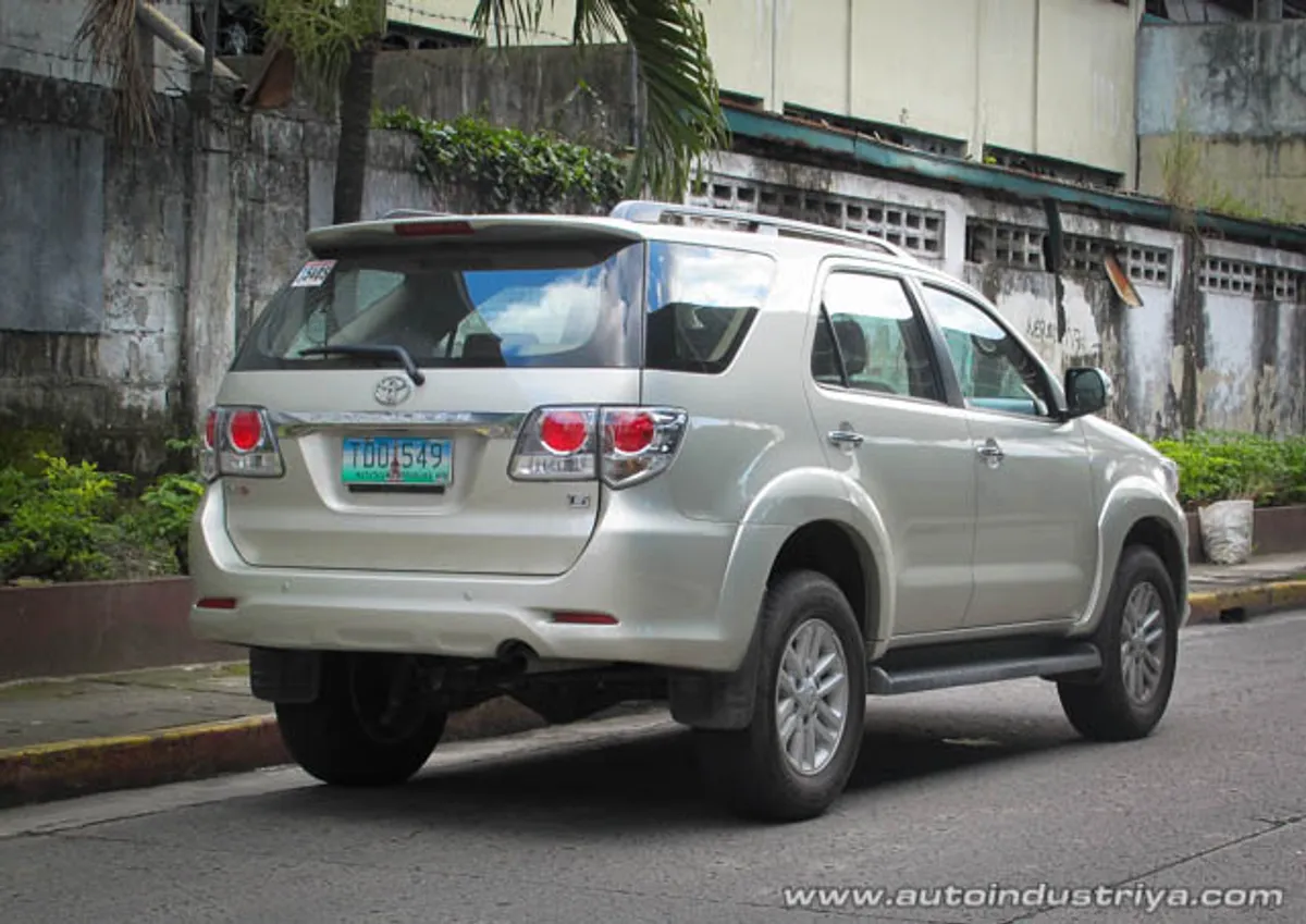 2012 Toyota Fortuner 2.5G