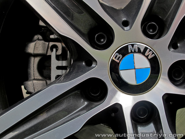 Engine Bay - 2012 BMW 118d Sport Line
