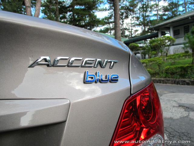 Side - 2012 Hyundai Accent GLS Blue