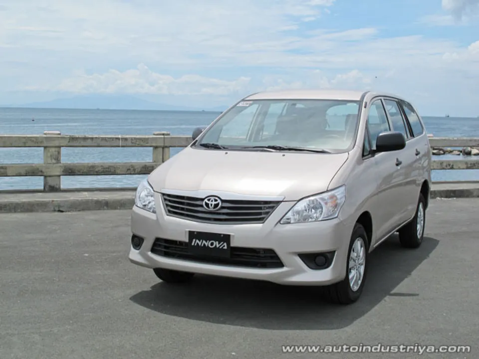 2012 Toyota Innova 2.0E | AutoIndustriya