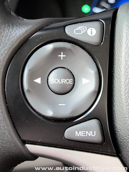 Steering wheel control - 2012 Honda Civic 1.8 Exi