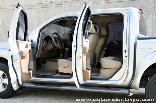 Leg Room ? 2012 Nisan Frontier Navara 4x4 TechXtrem