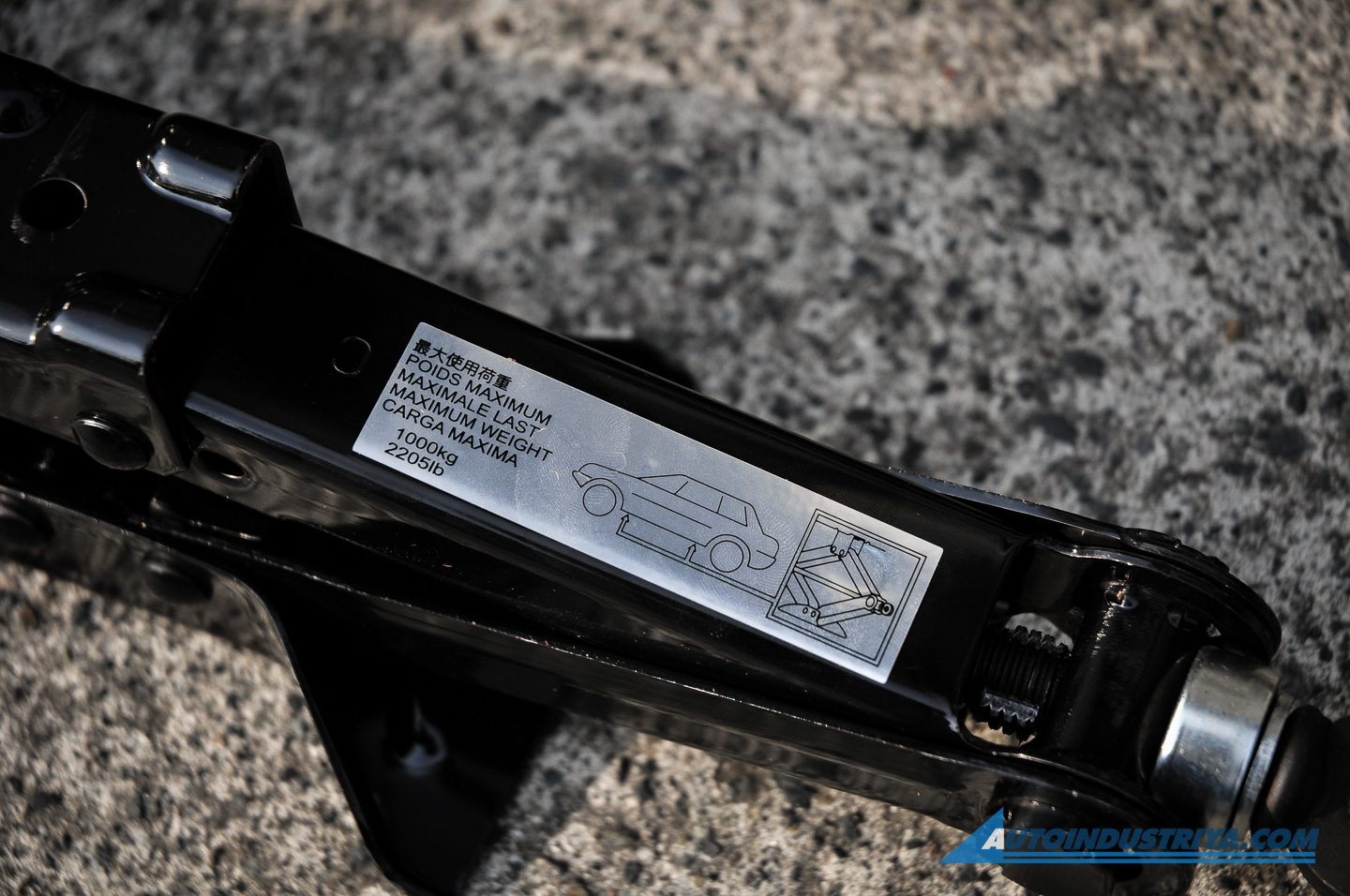 Never a flat moment: How to safely change your flat tire