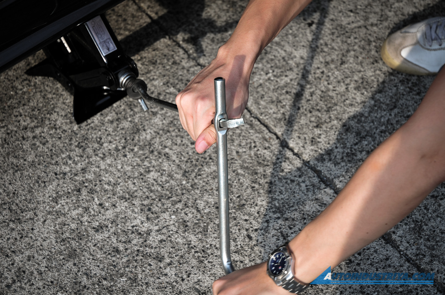 Never a flat moment: How to safely change your flat tire