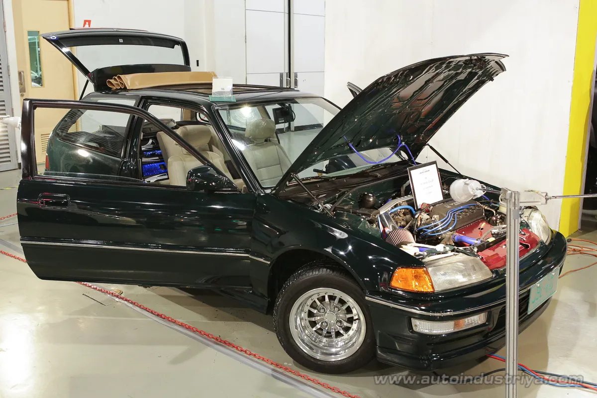 2012 Manila Auto Salon sizzles it up at SMX