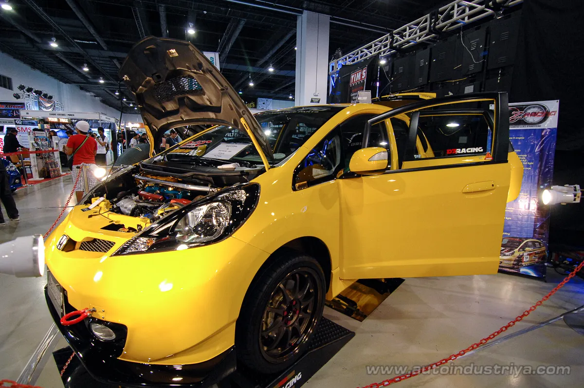 2012 Manila Auto Salon sizzles it up at SMX