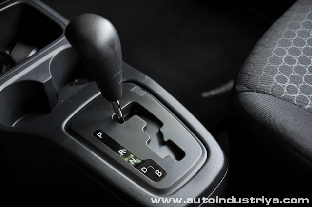 Shift knob - 2013 Mitsubishi Mirage GLX CVT