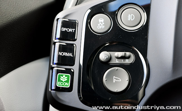 Driver assist buttons - 2013 Honda CR-Z Mugen Edition