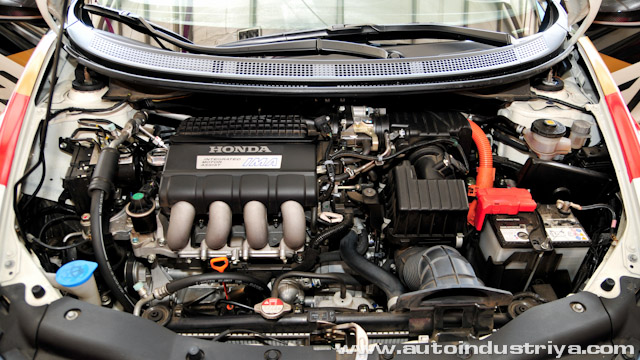 Engine bay - 2013 Honda CR-Z Mugen Edition