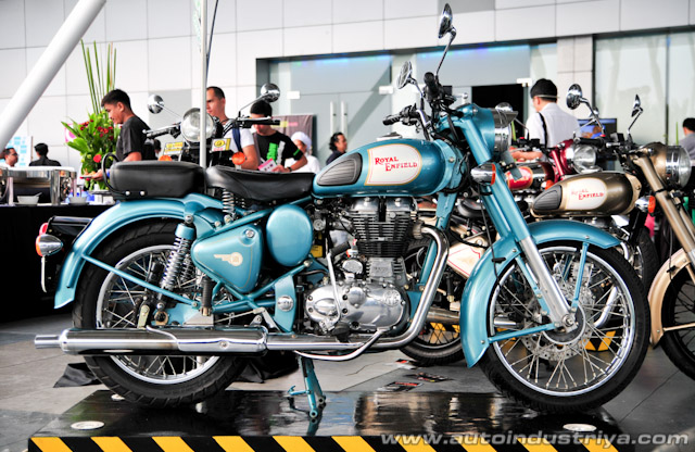 Petronas Liquid and Metal in Motion