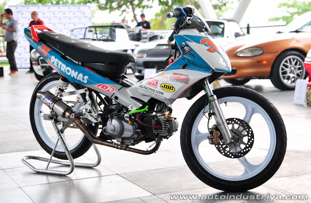 Petronas Liquid and Metal in Motion