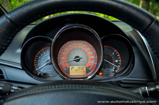 2014 Toyota Yaris 1.5G AT