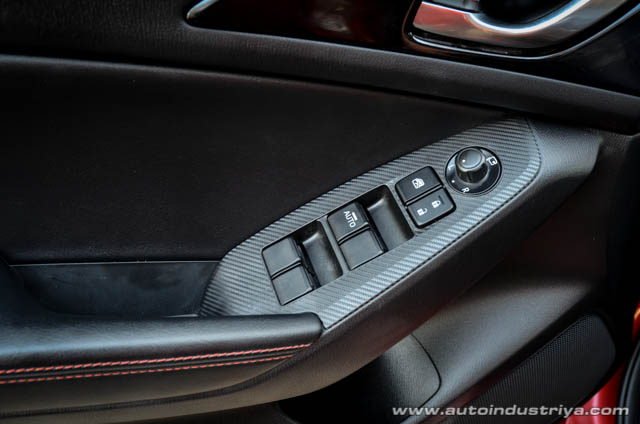 2015 Mazda3 2.0R SkyActiv-G 4-door