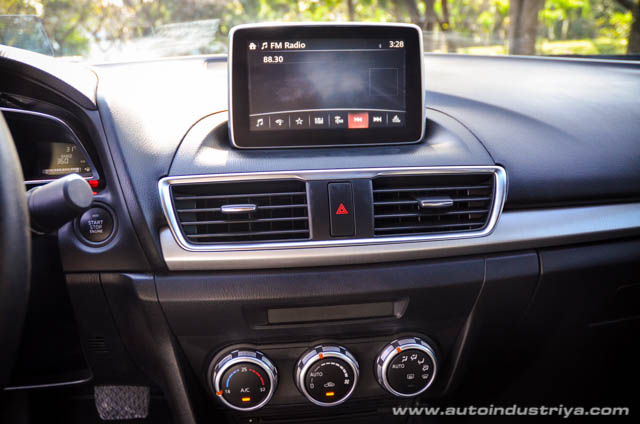 2015 Mazda3 2.0R SkyActiv-G 4-door