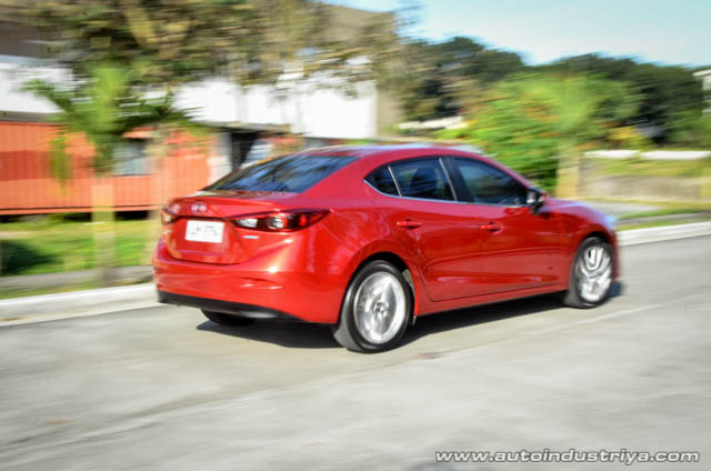 2015 Mazda3 2.0R SkyActiv-G 4-door