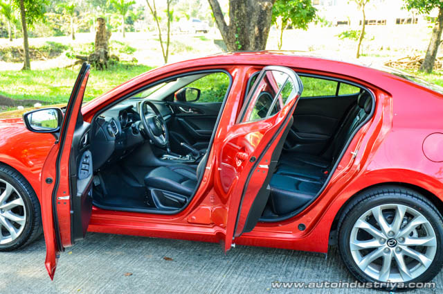 2015 Mazda3 2.0R SkyActiv-G 4-door
