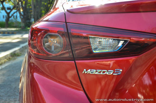 2015 Mazda3 2.0R SkyActiv-G 4-door