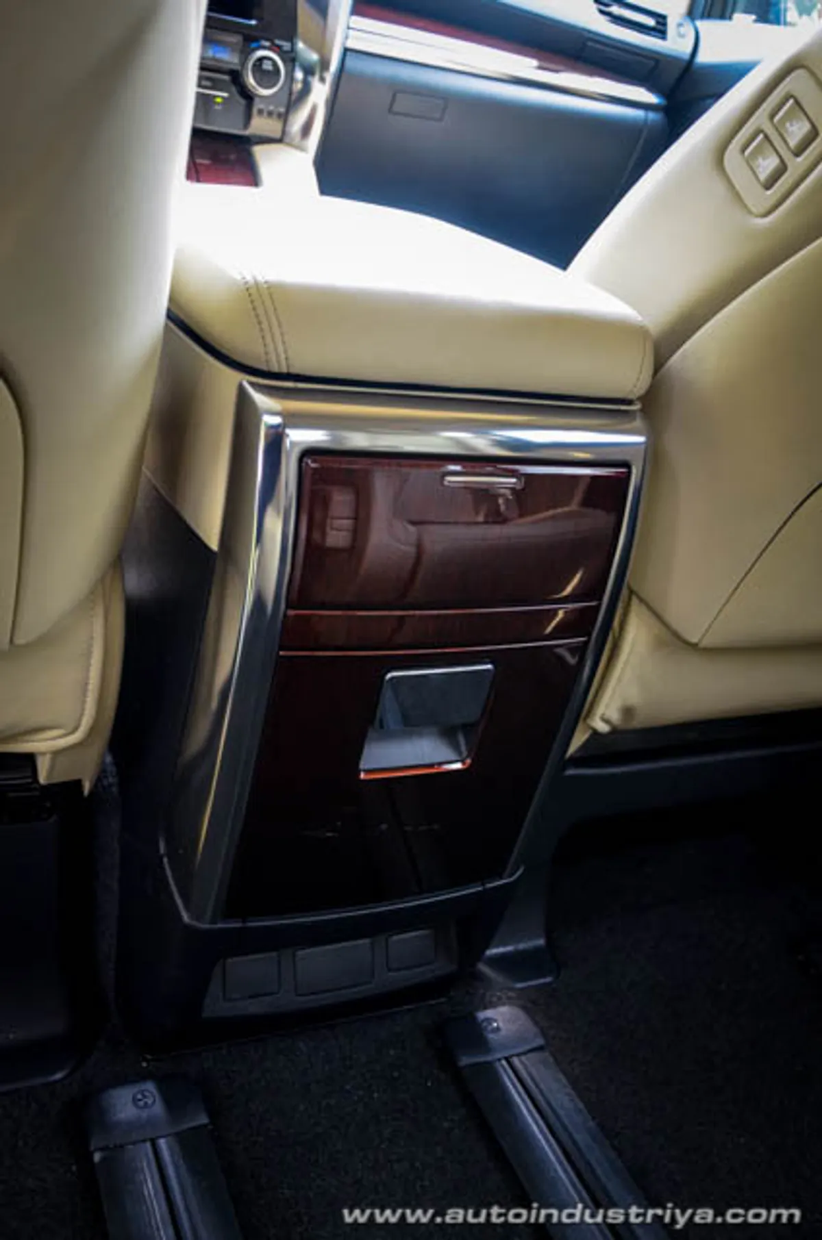 2015 Toyota Alphard V6