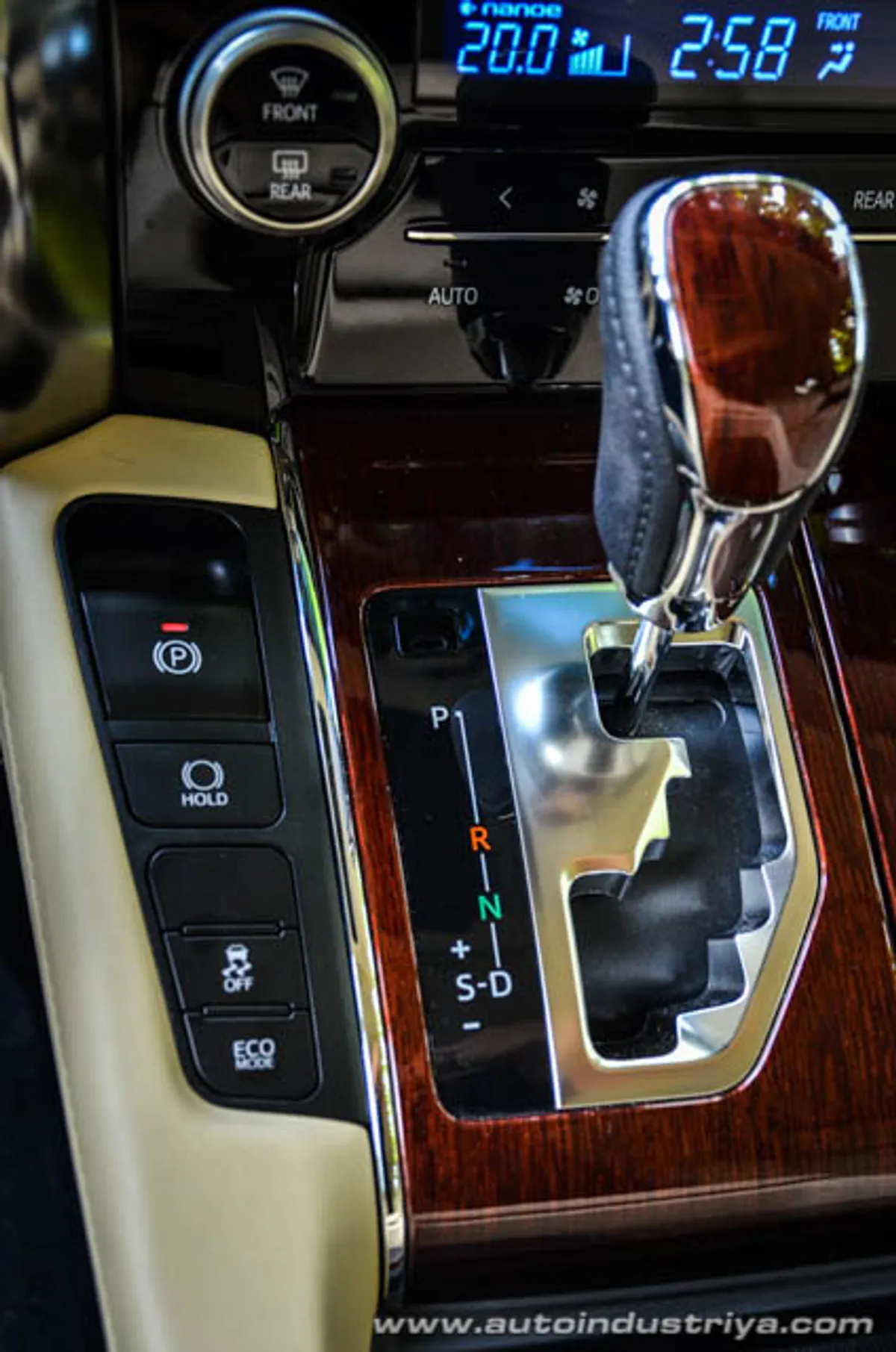 2015 Toyota Alphard V6