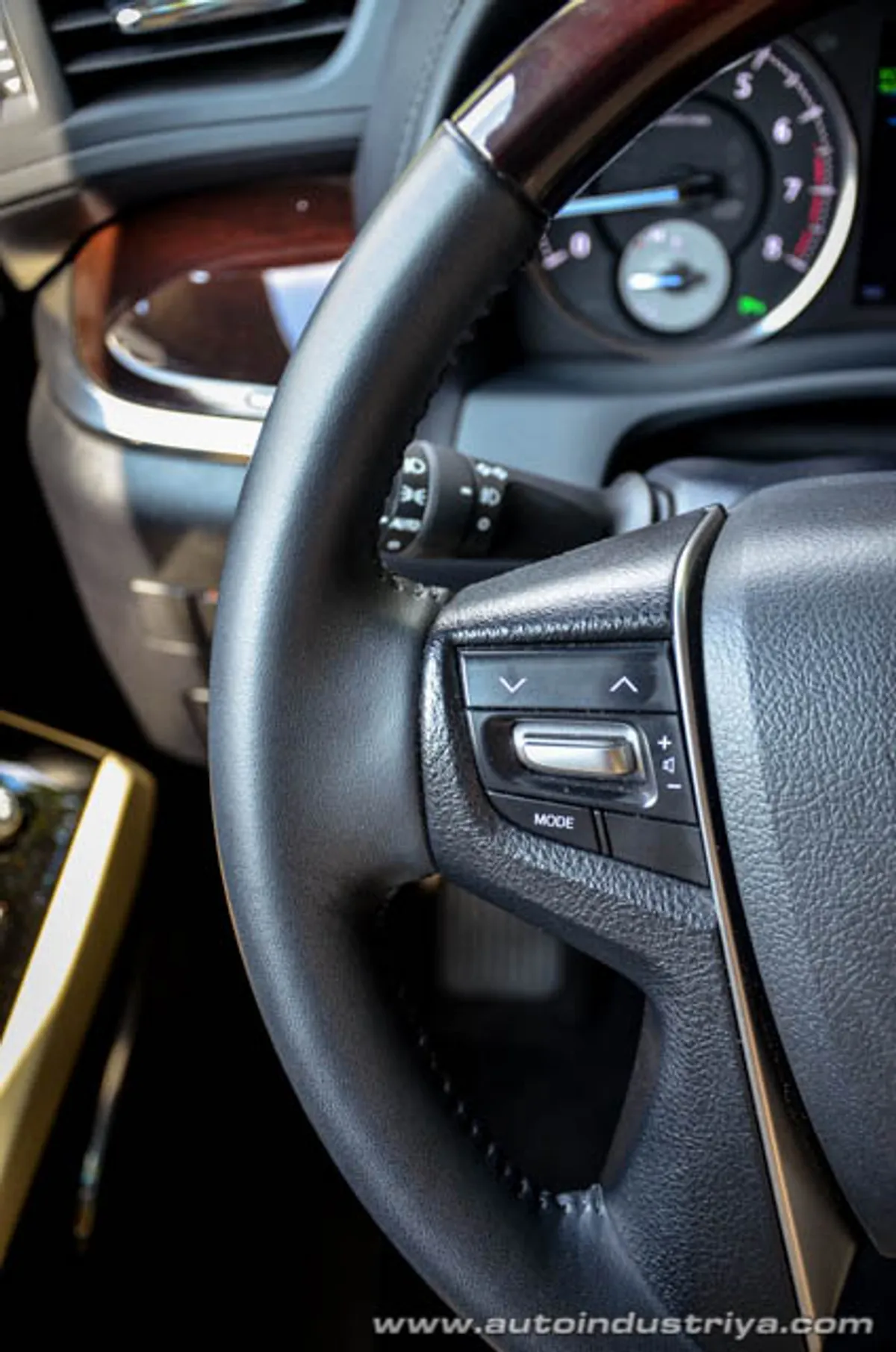 2015 Toyota Alphard V6