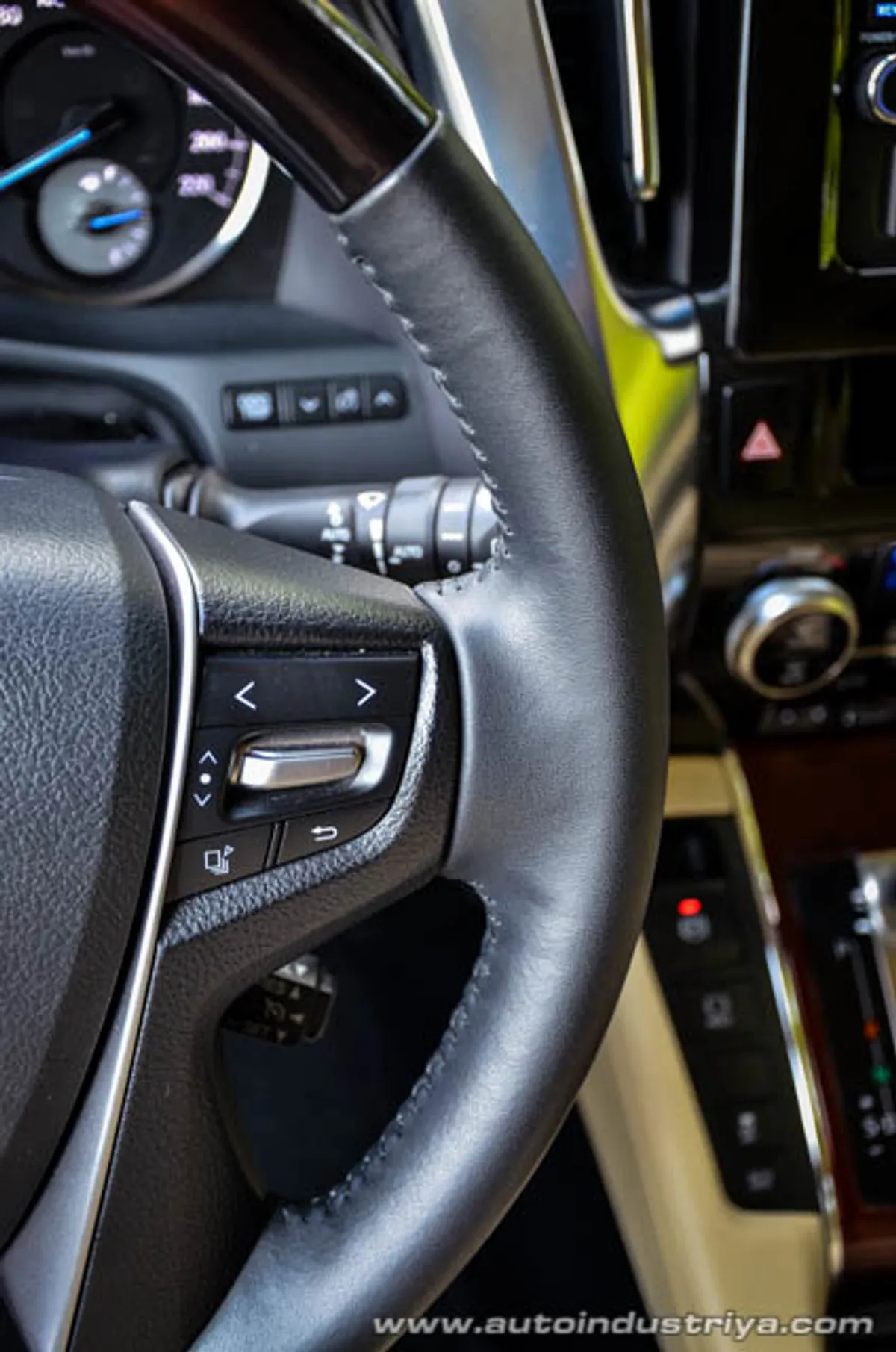 2015 Toyota Alphard V6