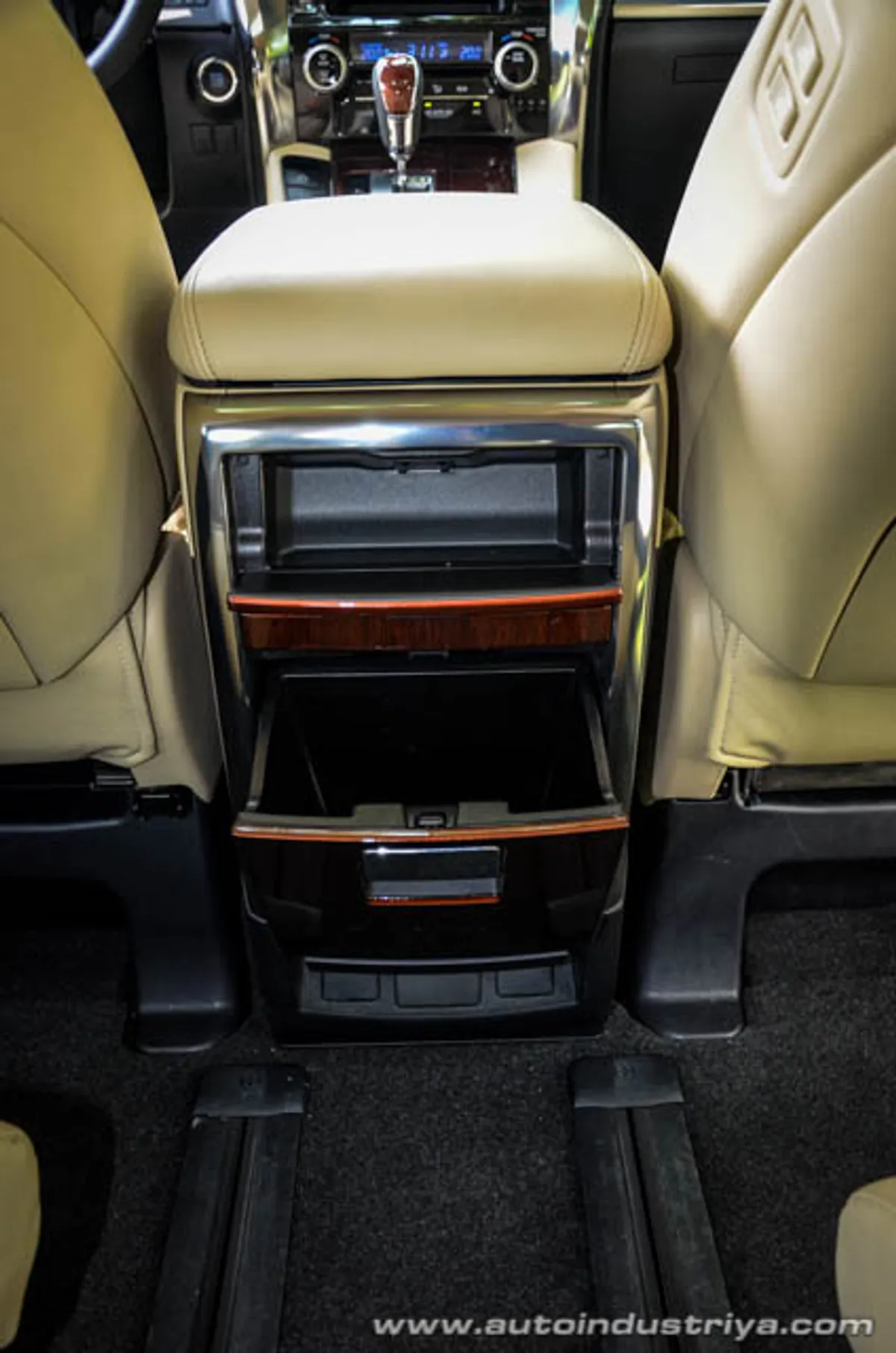 2015 Toyota Alphard V6