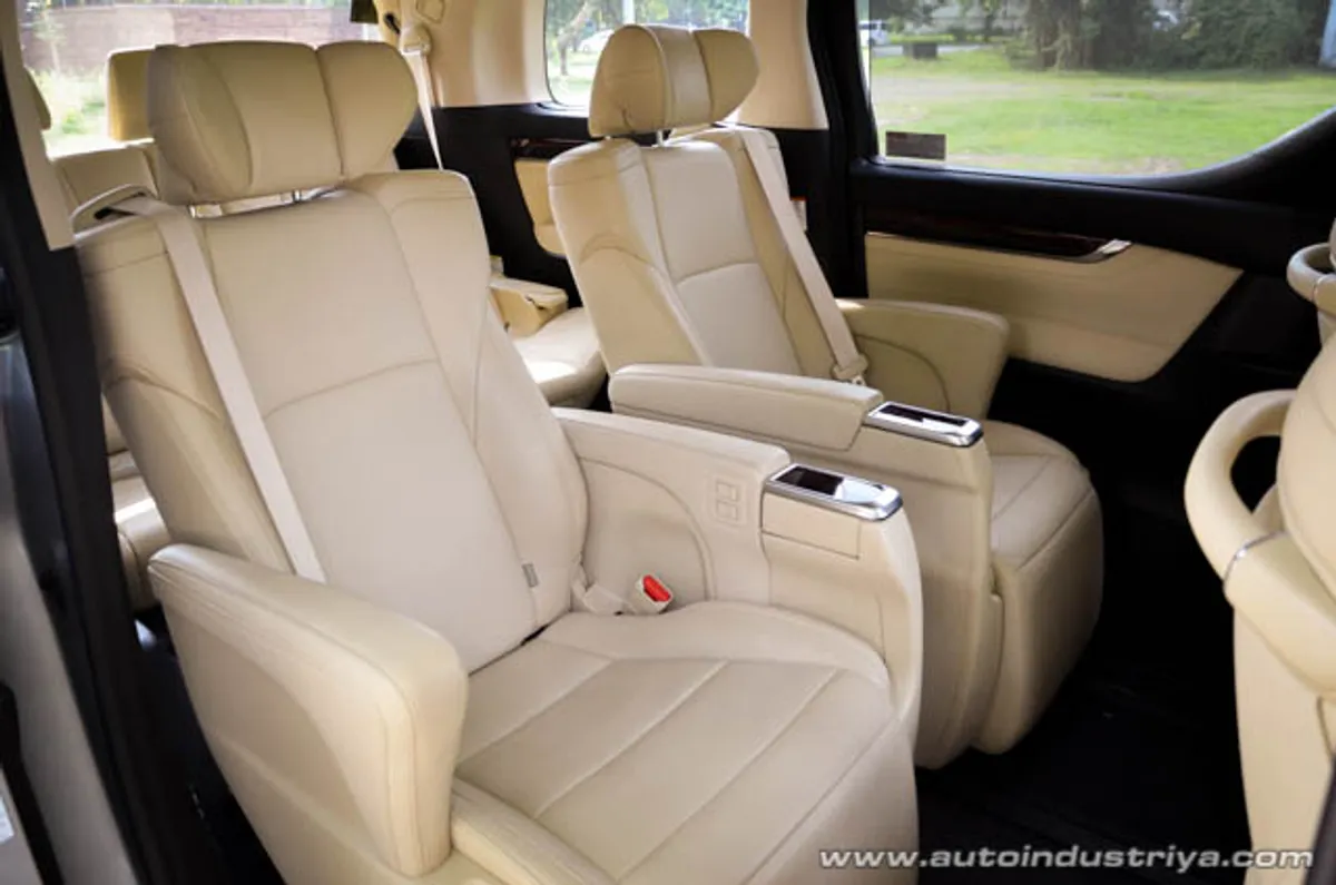 2015 Toyota Alphard V6