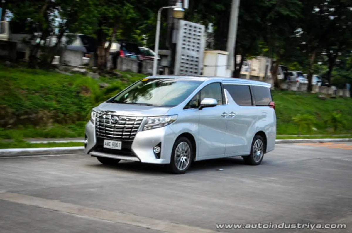 2015 Toyota Alphard V6