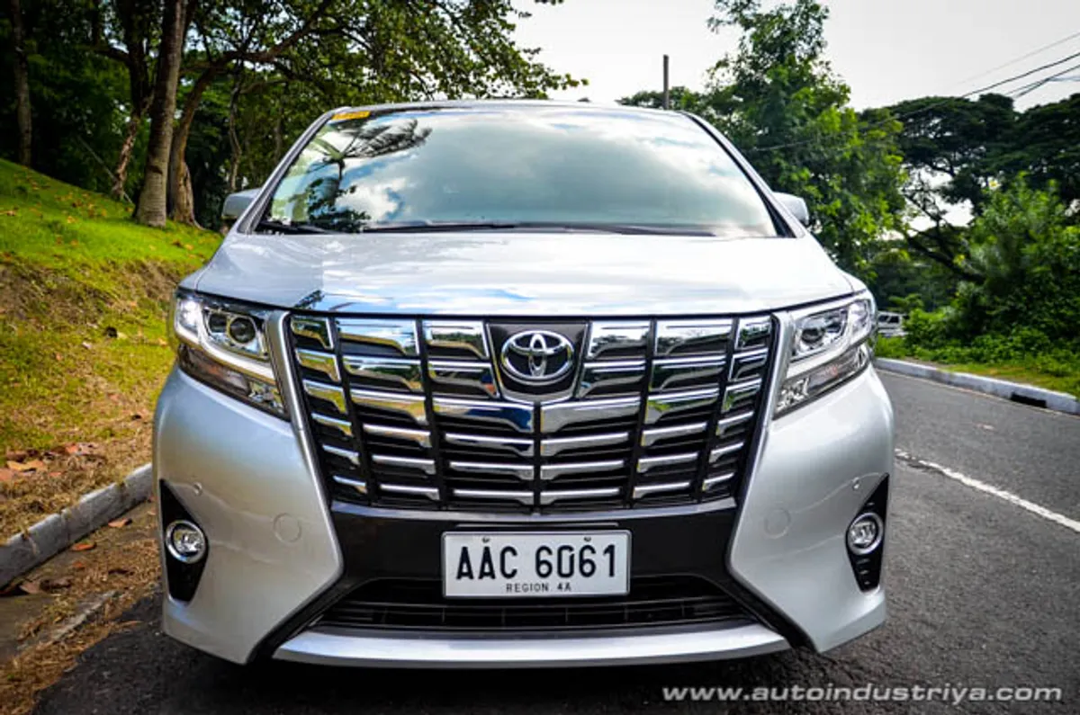 2015 Toyota Alphard V6