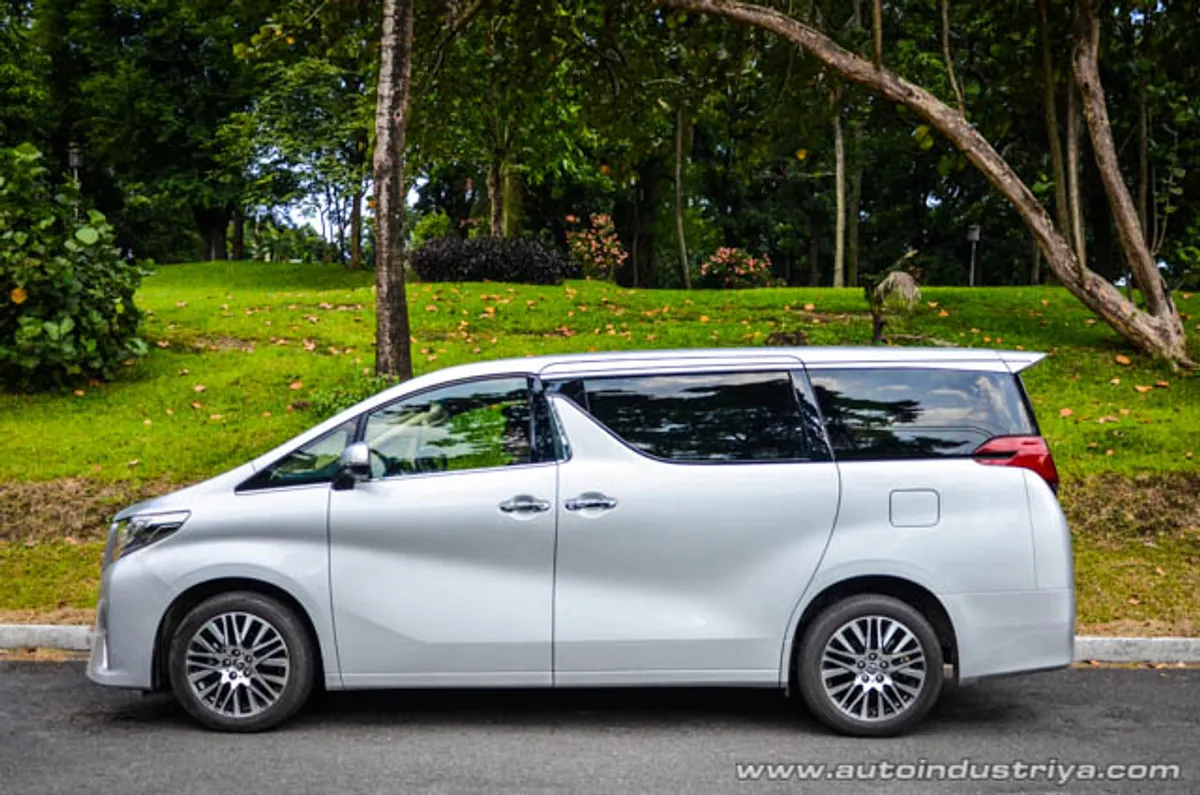 2015 Toyota Alphard V6