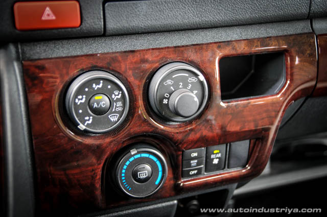 2015 Toyota Hiace Super Grandia LXV