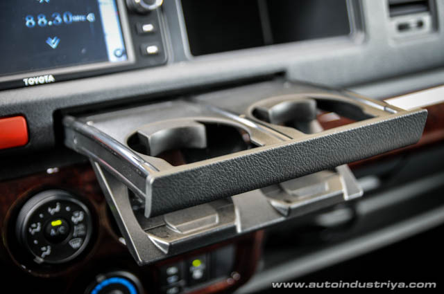 2015 Toyota Hiace Super Grandia LXV