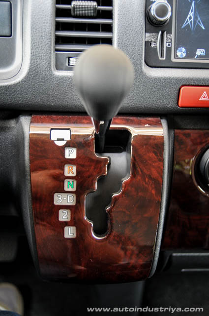 2015 Toyota Hiace Super Grandia LXV